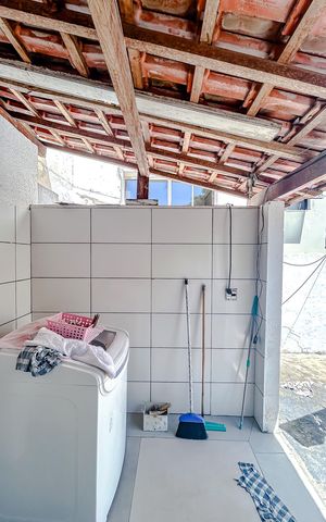 Casa à venda com 320m², 5 quartos e 6 vagasÁrea de Serviço