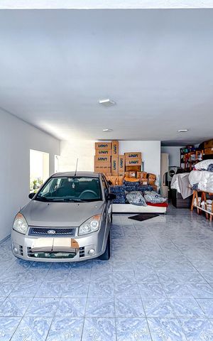 Casa à venda com 320m², 5 quartos e 6 vagasGaragem