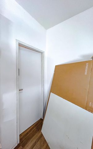 Casa à venda com 320m², 5 quartos e 6 vagasQuarto de Serviço