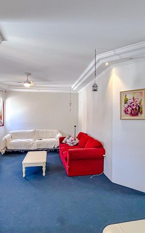 Casa à venda com 320m², 5 quartos e 6 vagasSala - Casa 1