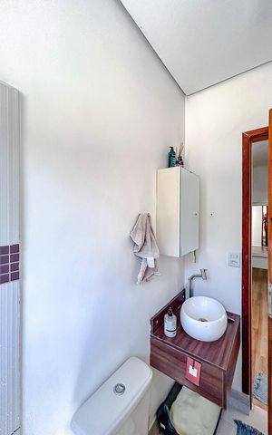 Casa à venda com 320m², 5 quartos e 6 vagasBanheiro - Casa 2