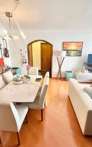 Apartamento à venda com 123m², 3 quartos e 2 vagas Apartamento à venda com 123m², 3 quartos e 2 vagasSala
