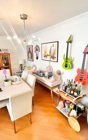 Apartamento à venda com 123m², 3 quartos e 2 vagas Apartamento à venda com 123m², 3 quartos e 2 vagasSala