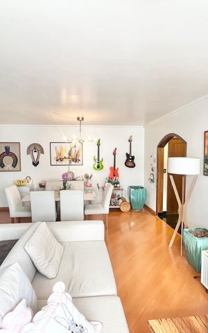 Apartamento à venda com 123m², 3 quartos e 2 vagas Apartamento à venda com 123m², 3 quartos e 2 vagasSala