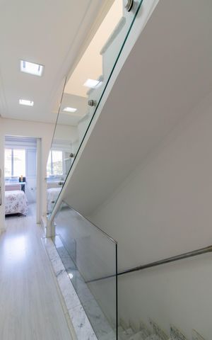 Casa de condomínio à venda com 205m², 3 quartos e 5 vagas Casa de condomínio à venda com 205m², 3 quartos e 5 vagasCorredor