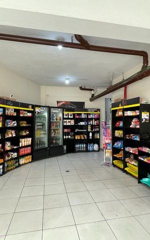 Casa de condomínio à venda com 205m², 3 quartos e 5 vagas Casa de condomínio à venda com 205m², 3 quartos e 5 vagasArea Comum - Mercado