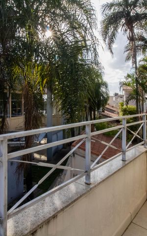 Casa de condomínio à venda com 205m², 3 quartos e 5 vagas Casa de condomínio à venda com 205m², 3 quartos e 5 vagasVaranda da Suíte 1