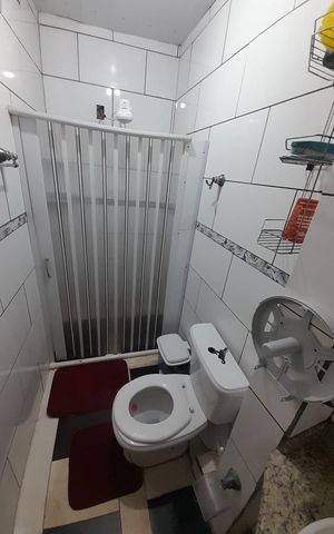 Casa à venda com 130m², 3 quartos e 1 vagaBanheiro