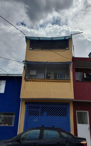 Casa à venda com 130m², 3 quartos e 1 vagaFachada