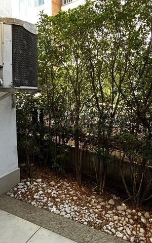 Apartamento à venda com 115m², 2 quartos e 1 vaga Apartamento à venda com 115m², 2 quartos e 1 vagaVaranda