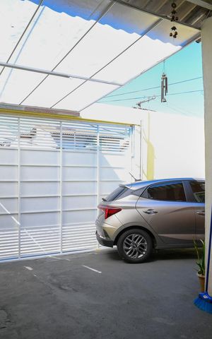 Casa à venda com 175m², 3 quartos e 2 vagas Casa à venda com 175m², 3 quartos e 2 vagasGaragem
