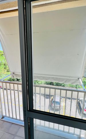 Apartamento para alugar com 48m², 2 quartos e 1 vaga Apartamento para alugar com 48m², 2 quartos e 1 vagaVaranda