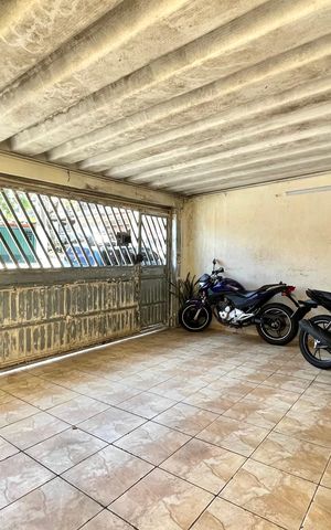 Casa à venda com 110m², 4 quartos e 2 vagas Casa à venda com 110m², 4 quartos e 2 vagasGaragem