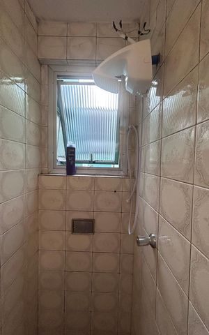 Casa à venda com 225m², 4 quartos e 3 vagasBanheiro social 