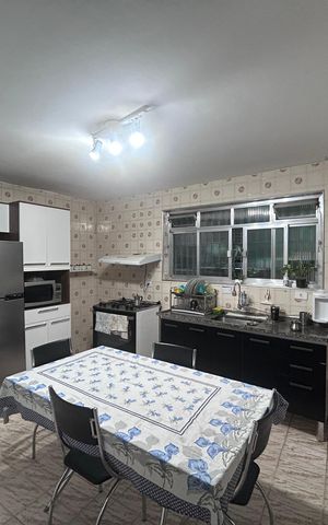 Casa à venda com 225m², 4 quartos e 3 vagasCozinha 1