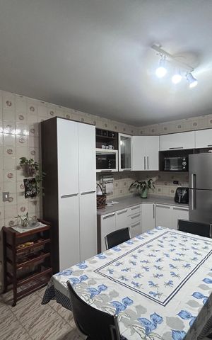 Casa à venda com 225m², 4 quartos e 3 vagasCozinha 1