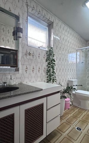 Casa à venda com 225m², 4 quartos e 3 vagasBanheiro da Suíte