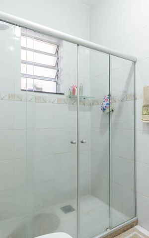 Casa à venda com 200m², 4 quartos e 1 vagaBanheiro 1