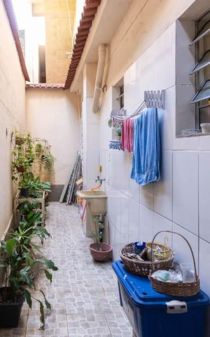 Casa à venda com 200m², 4 quartos e 1 vagaÁrea de Serviço