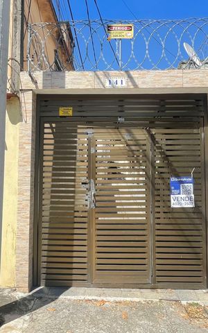 Casa à venda com 200m², 4 quartos e 1 vaga Casa à venda com 200m², 4 quartos e 1 vagaPlaquinha
