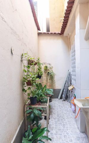 Casa à venda com 200m², 4 quartos e 1 vagaÁrea de Serviço
