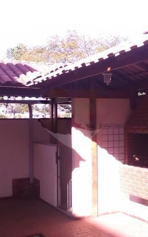 Casa à venda com 220m², 3 quartos e 2 vagas