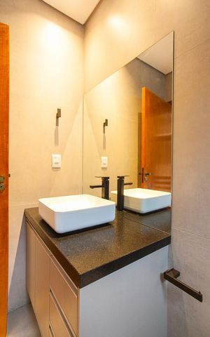Casa para alugar com 150m², 3 quartos e 4 vagas Casa para alugar com 150m², 3 quartos e 4 vagasBanheiro da Suite 2