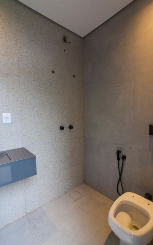 Casa para alugar com 150m², 3 quartos e 4 vagas Casa para alugar com 150m², 3 quartos e 4 vagasBanheiro de Serviço