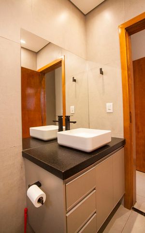 Casa para alugar com 150m², 3 quartos e 4 vagas Casa para alugar com 150m², 3 quartos e 4 vagasBanheiro da Suite 3