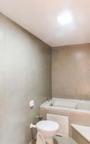 Apartamento à venda com 332m², 5 quartos e 1 vaga Apartamento à venda com 332m², 5 quartos e 1 vagaBanheiro da Suíte 1