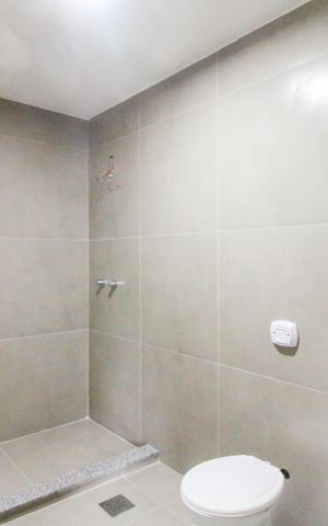 Apartamento à venda com 332m², 5 quartos e 1 vaga Apartamento à venda com 332m², 5 quartos e 1 vagaBanheiro da Suíte 2