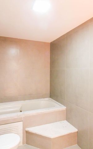 Apartamento à venda com 332m², 5 quartos e 1 vaga Apartamento à venda com 332m², 5 quartos e 1 vagaBanheiro da Suíte 1