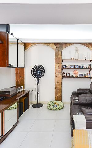 Apartamento à venda com 190m², 4 quartos e 2 vagas Apartamento à venda com 190m², 4 quartos e 2 vagasSala de TV