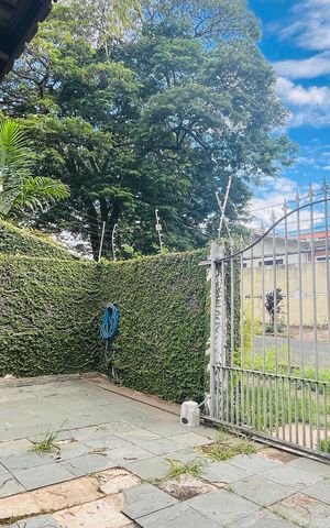 Casa para alugar com 263m², 4 quartos e 4 vagas