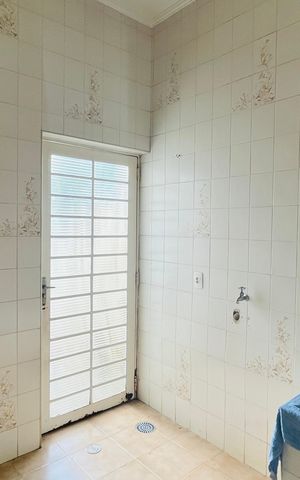 Casa para alugar com 263m², 4 quartos e 4 vagas