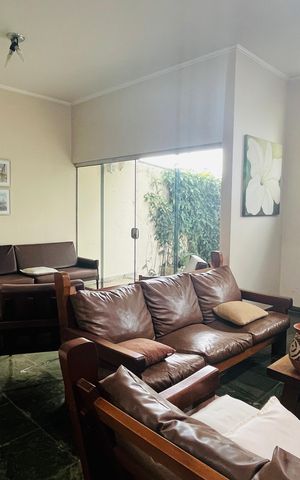 Casa para alugar com 263m², 4 quartos e 4 vagas