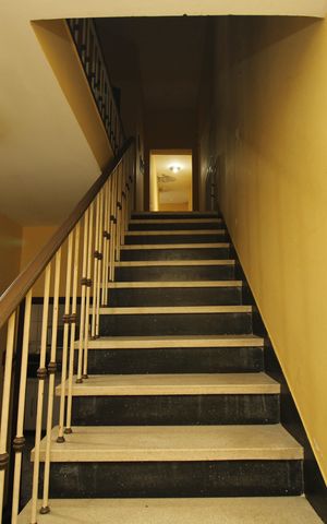 Casa à venda com 160m², 4 quartos e 3 vagasEscada
