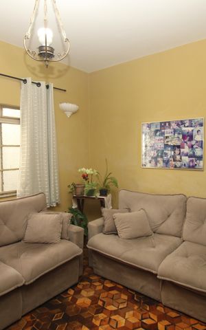 Casa à venda com 160m², 4 quartos e 3 vagasSala