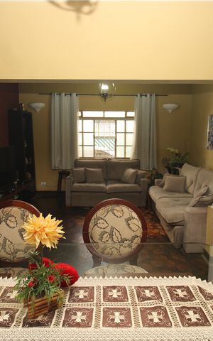 Casa à venda com 160m², 4 quartos e 3 vagasSala