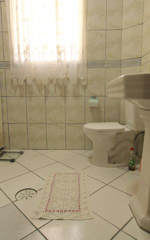 Casa à venda com 160m², 4 quartos e 3 vagasBanheiro social