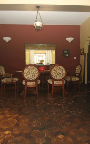Casa à venda com 160m², 4 quartos e 3 vagasSala