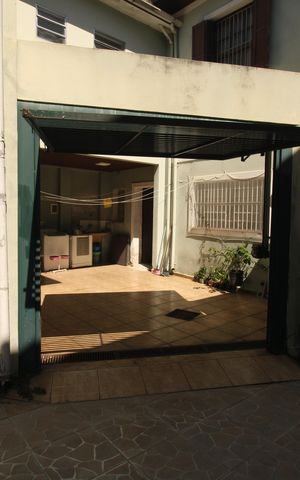 Casa à venda com 160m², 4 quartos e 3 vagasFachada