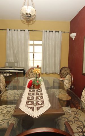 Casa à venda com 160m², 4 quartos e 3 vagasSala