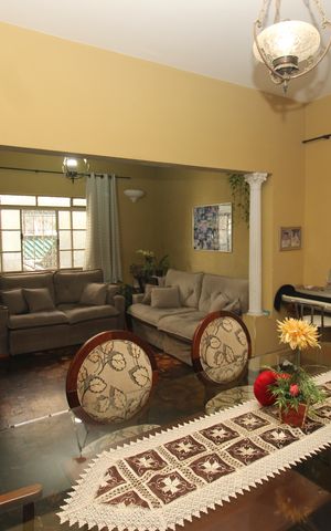 Casa à venda com 160m², 4 quartos e 3 vagasSala