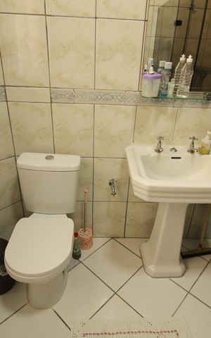 Casa à venda com 160m², 4 quartos e 3 vagasBanheiro social