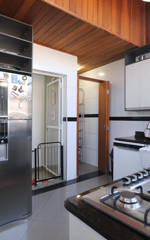 Apartamento à venda com 140m², 3 quartos e 2 vagasCozinha