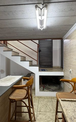 Casa à venda com 300m², 3 quartos e 2 vagasÁrea comum