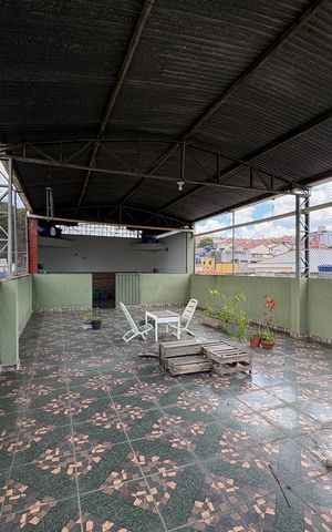 Casa à venda com 300m², 3 quartos e 2 vagasQuintal
