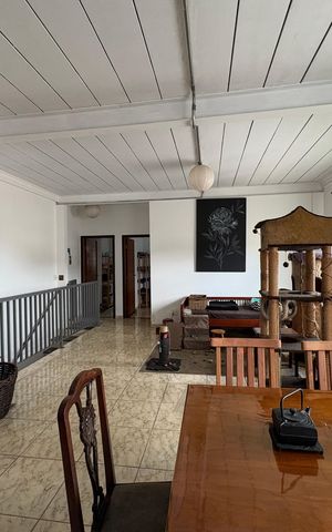 Casa à venda com 300m², 3 quartos e 2 vagasSala e Cozinha