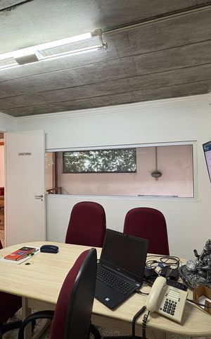 Casa à venda com 300m², 3 quartos e 2 vagasQuarto de Serviço 